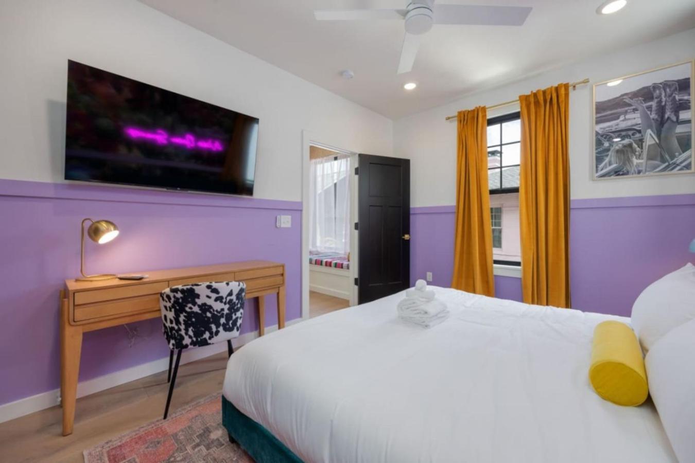 Holiday home Music Row Country Retreat Balcony And Hot Tub Nashville