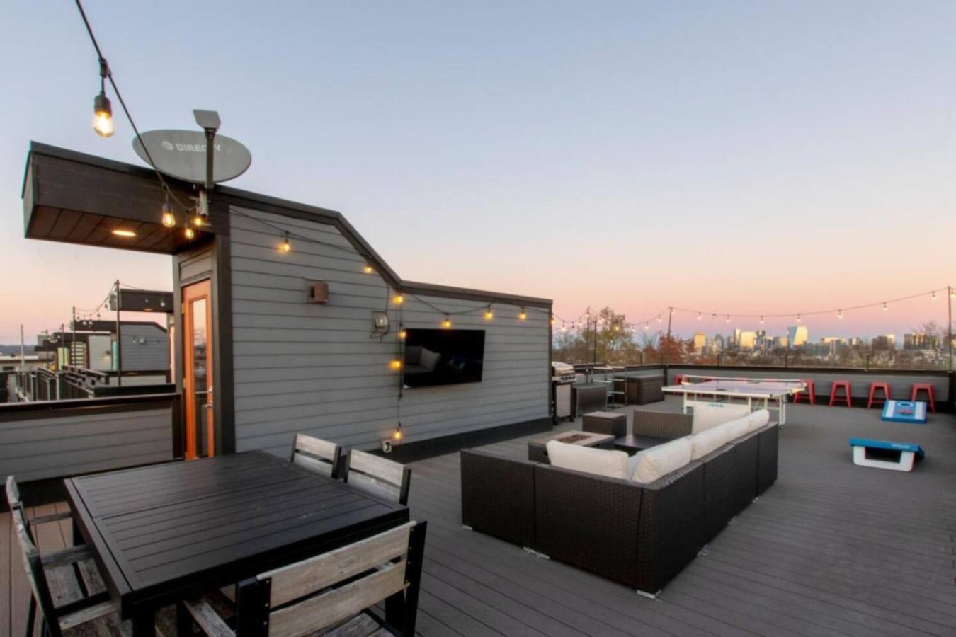 Holiday home Spacious And Modern 2 Rooftops Stage Games And Nashville