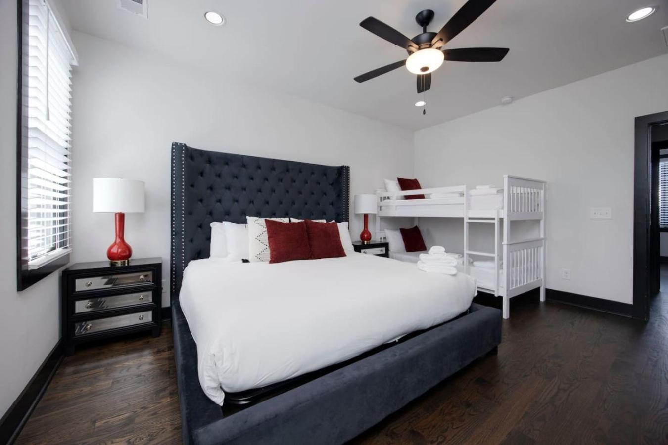 Holiday home Two Townhomes- Rooftop Lounge- Hot Tub- Views Nashville
