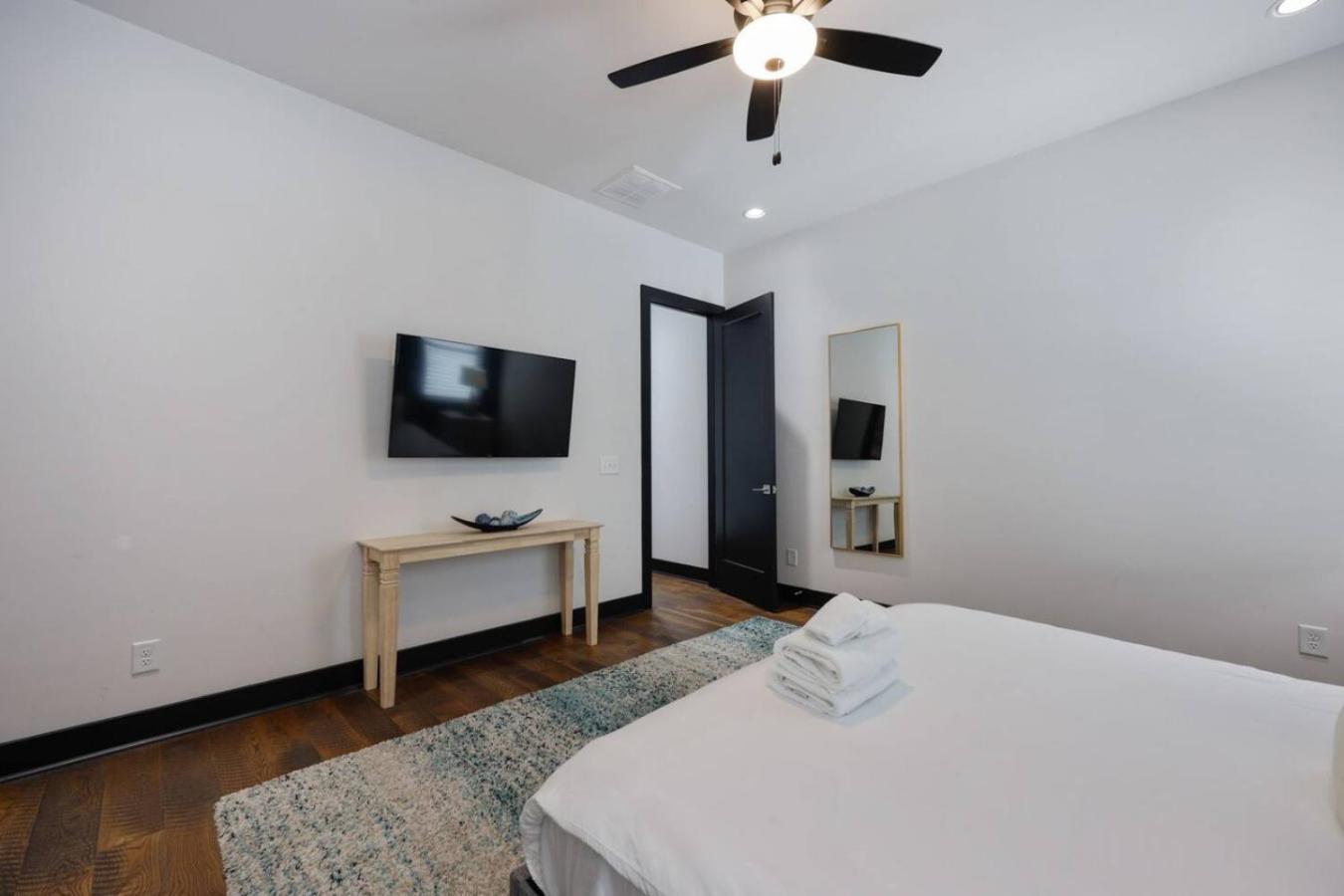 Two Townhomes- Rooftop Lounge- Hot Tub- Views * Nashville
