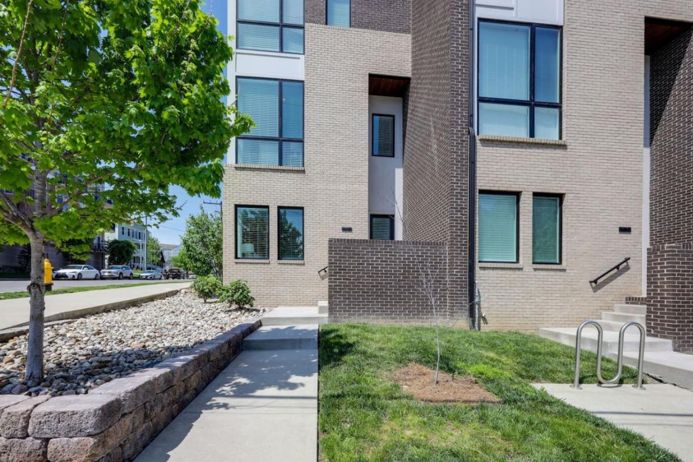 Two Townhomes Rooftop Lounges With Skyline Views Holiday home Nashville