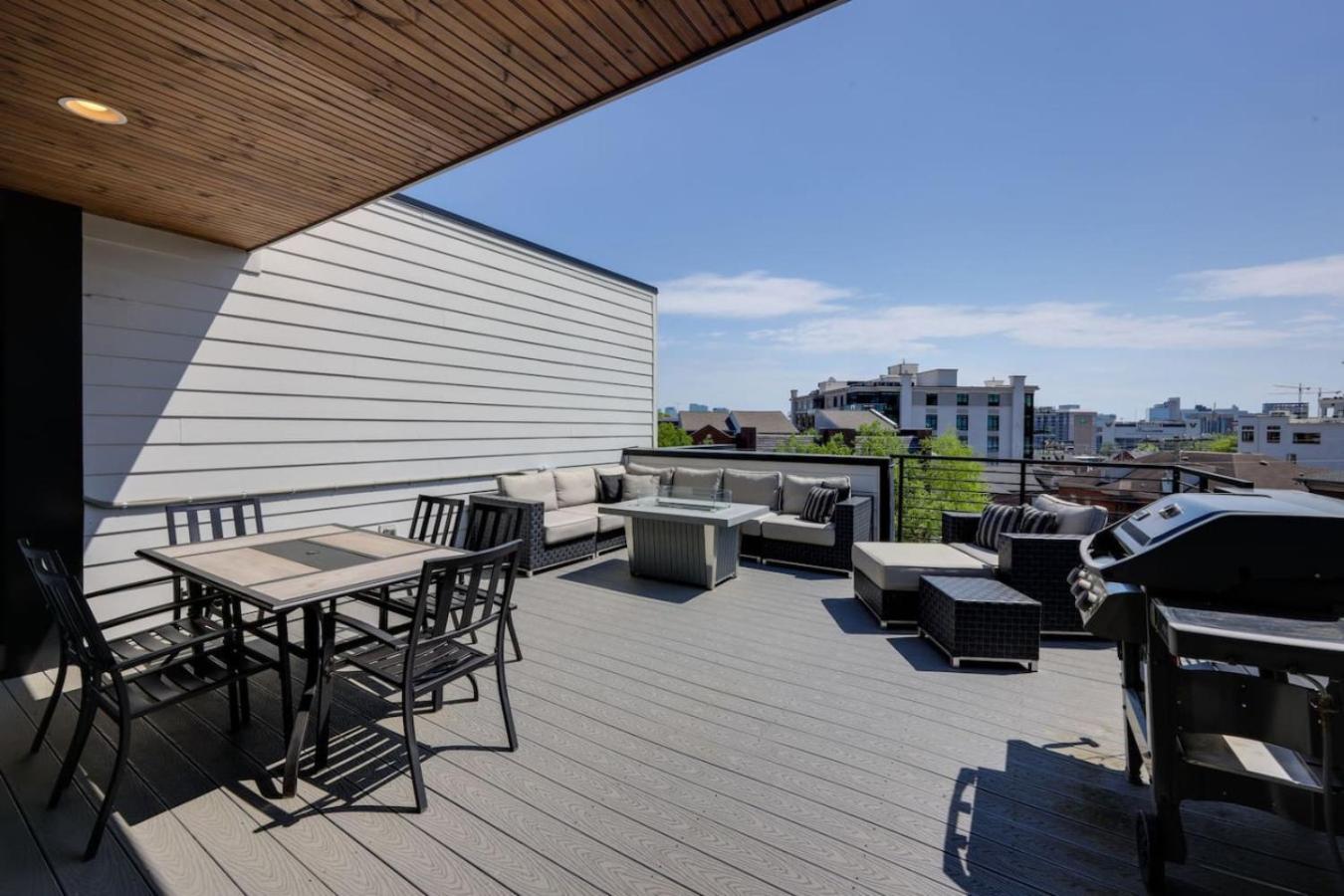 Two Townhomes Rooftop Lounges With Skyline Views Holiday home Nashville