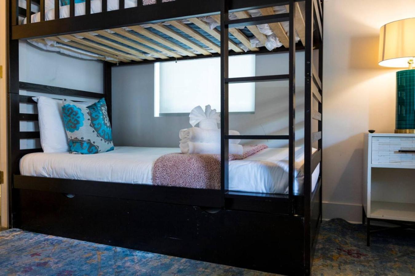 Luxury Double Townhomes With Two Huge Sky Rooftops Holiday home Nashville