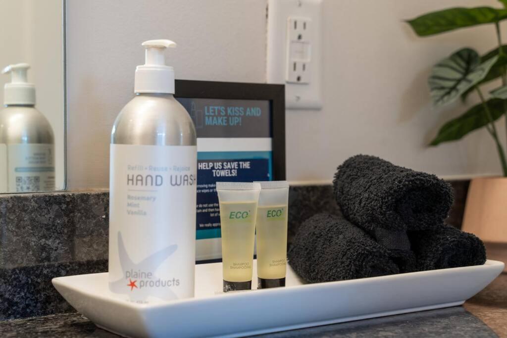 West End 4 Bd,4bath Walk To Bars-close To Broadway Apartment *