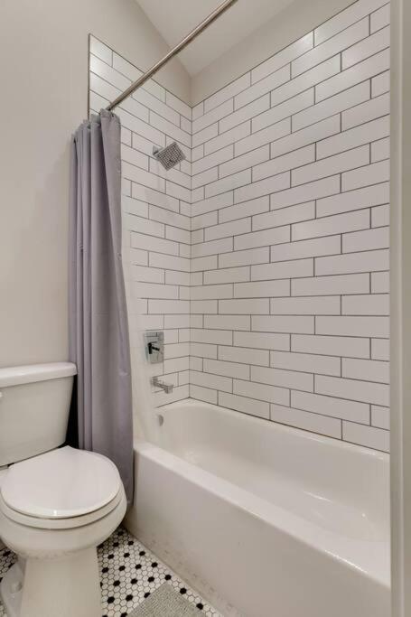 Apartment West End 4 Bd,4bath Walk To Bars-close To Broadway Nashville