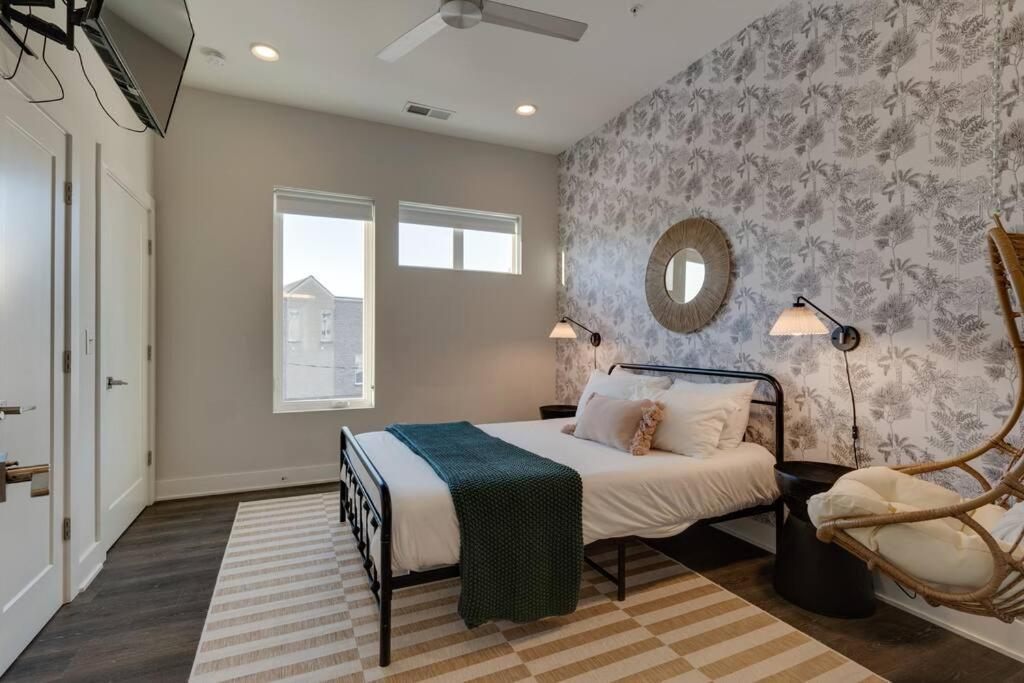 West End 4 Bd,4bath Walk To Bars-close To Broadway *