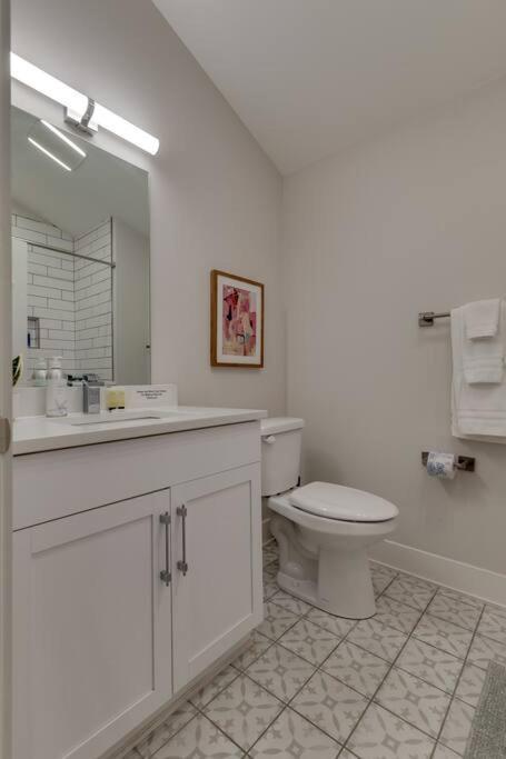 West End 4 Bd,4bath Walk To Bars-close To Broadway *