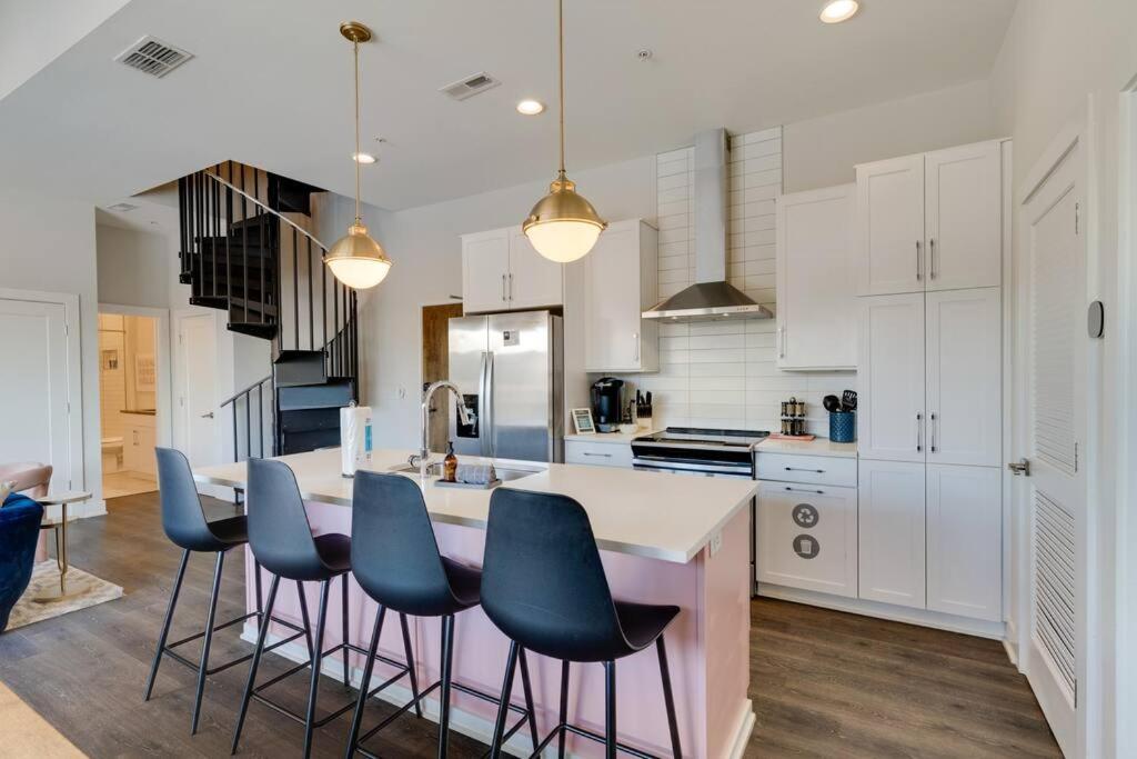 Apartment West End 4 Bd,4bath Walk To Bars-close To Broadway