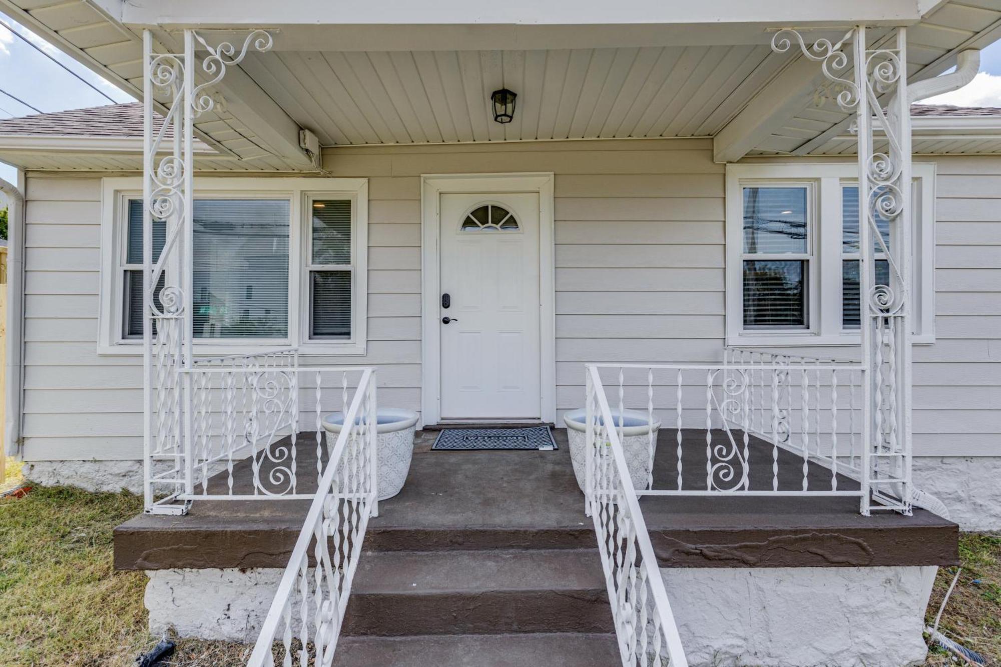 Midtown, Centennial, Vanderbilt Cozy, Cute, Private, And Very Convenient - 607 28th Ave. Unit A Holiday home *