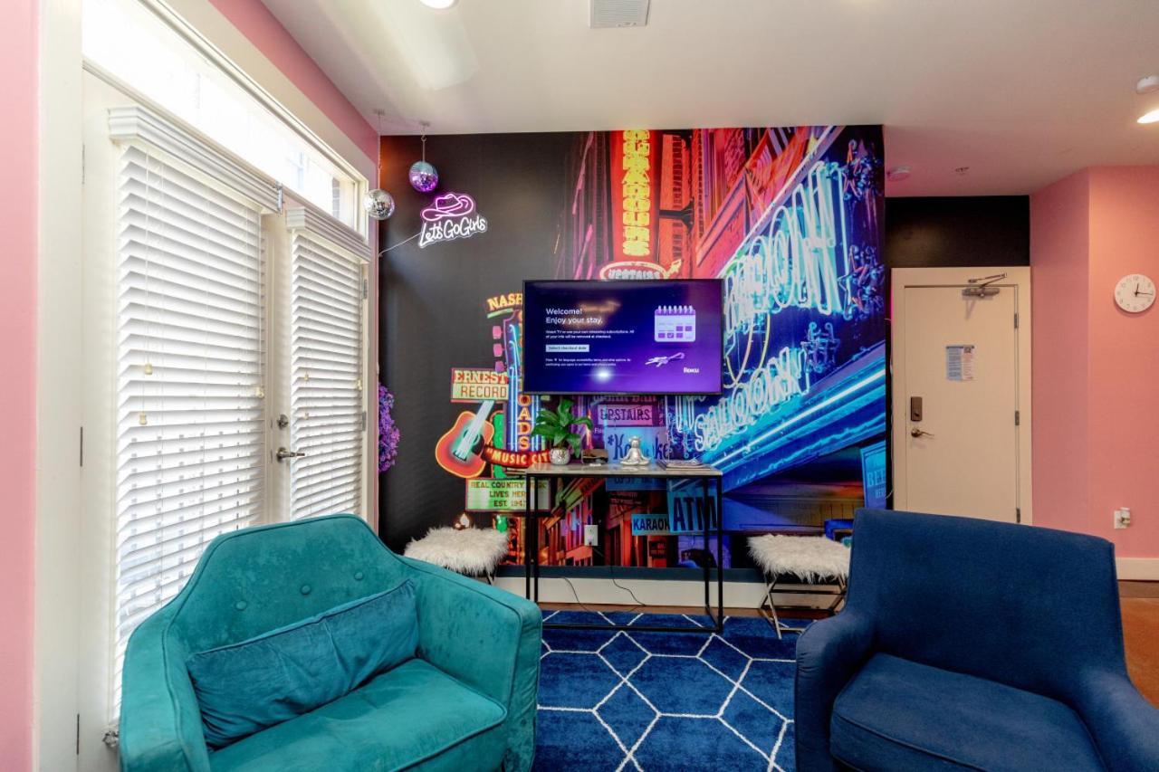 Apartment Pink Party Nashville-near Music Row Free Parking Nashville
