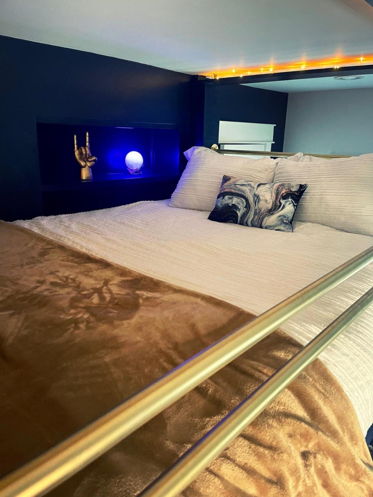 Holiday home Space Cowboy - Firepit Huge Yard Close2downtown *