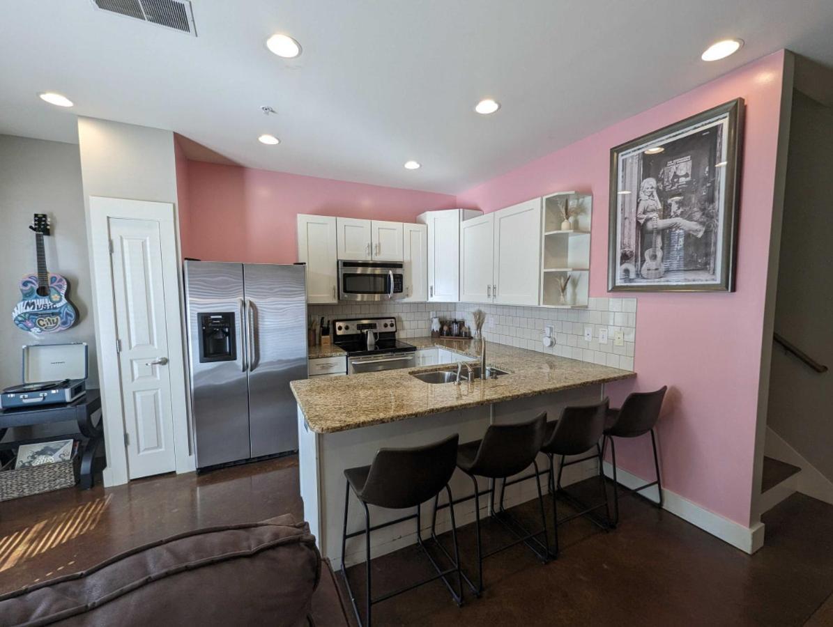 Holiday home Dolly Would - Near Music Row King Beds Nashville