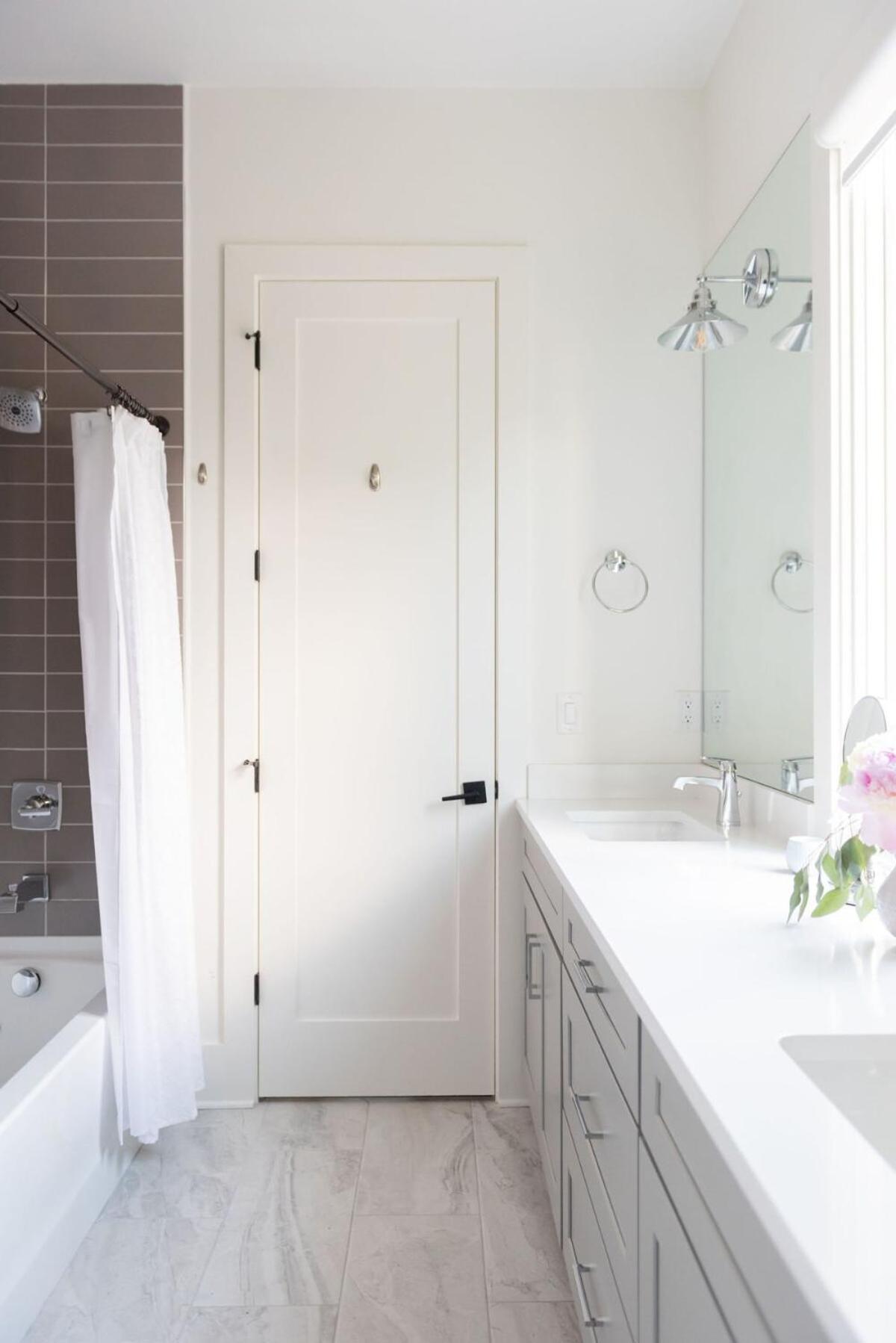 Holiday home Spacious 4br, Rooftop Patio, Garage, Walk To Faves, 5 Mins To Nissan Stadium, Less Than 10 Mins To Broadway, 24 Hr Hospitality, Great For Groups Nashville