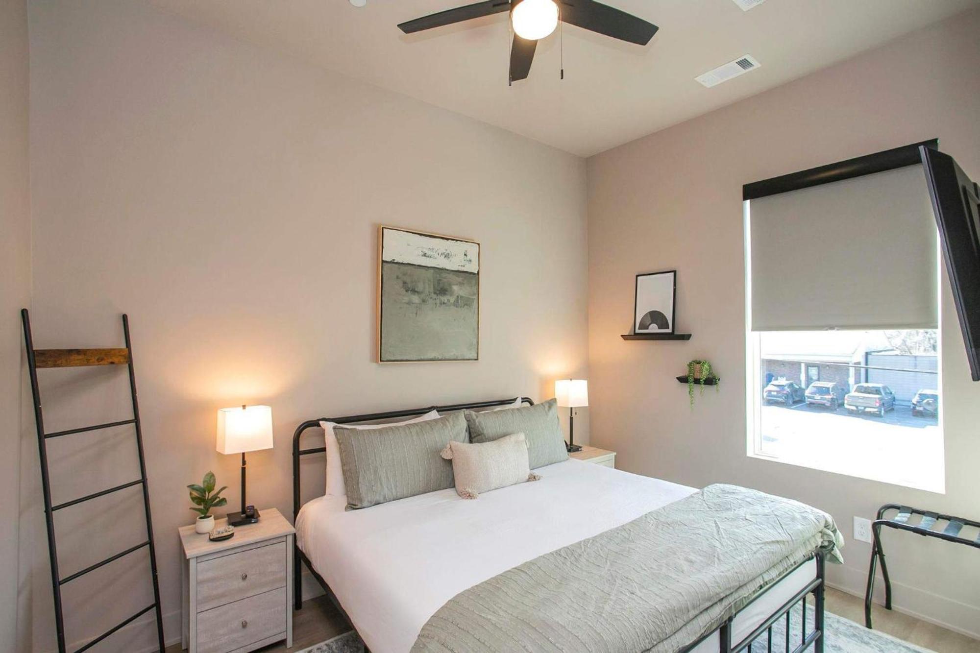 Chic 2br With Loft In East Nash Sleeps 6 Apartment Nashville