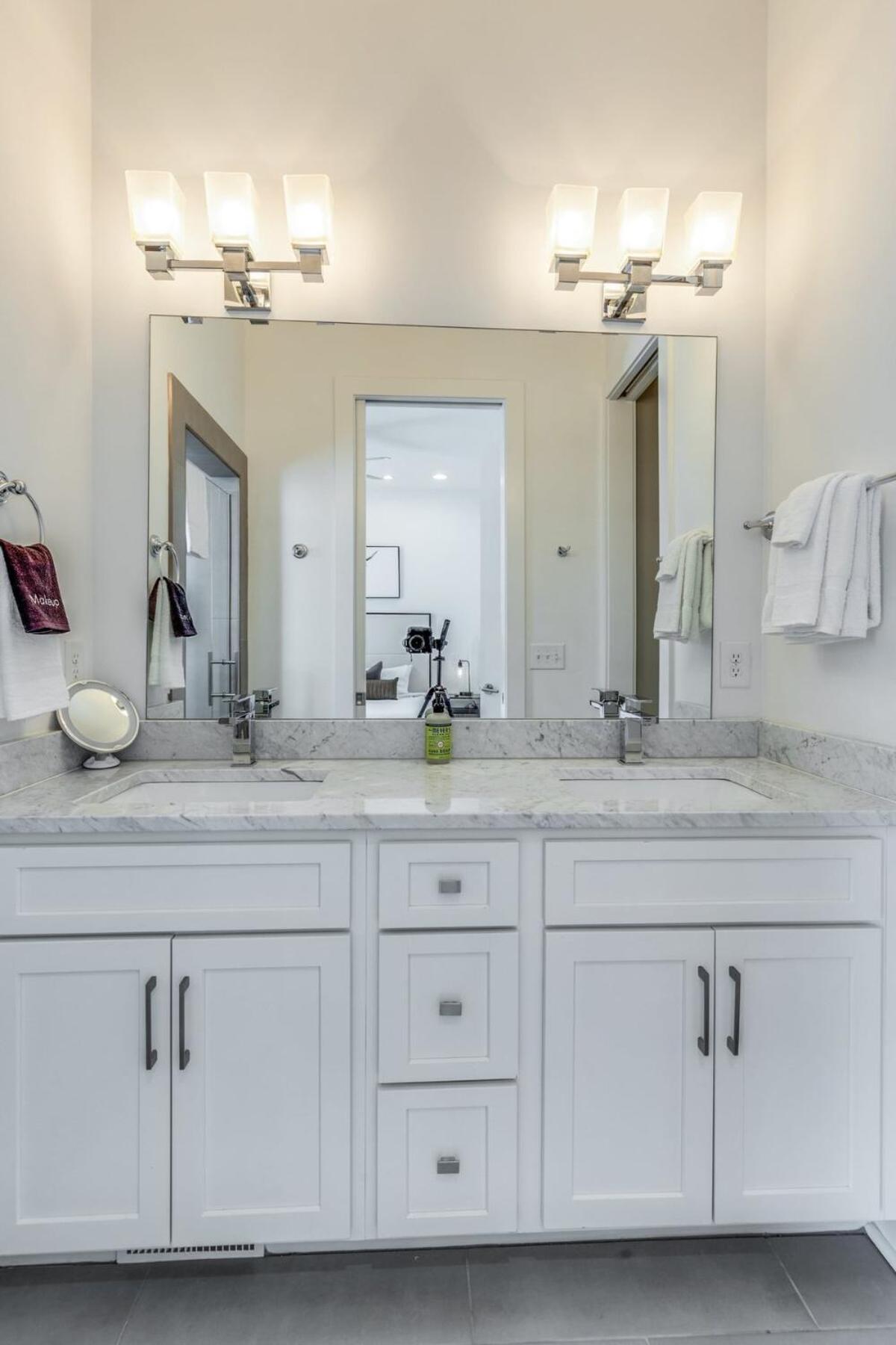 The Slater - Your Perfect Downtown Getaway Holiday home *