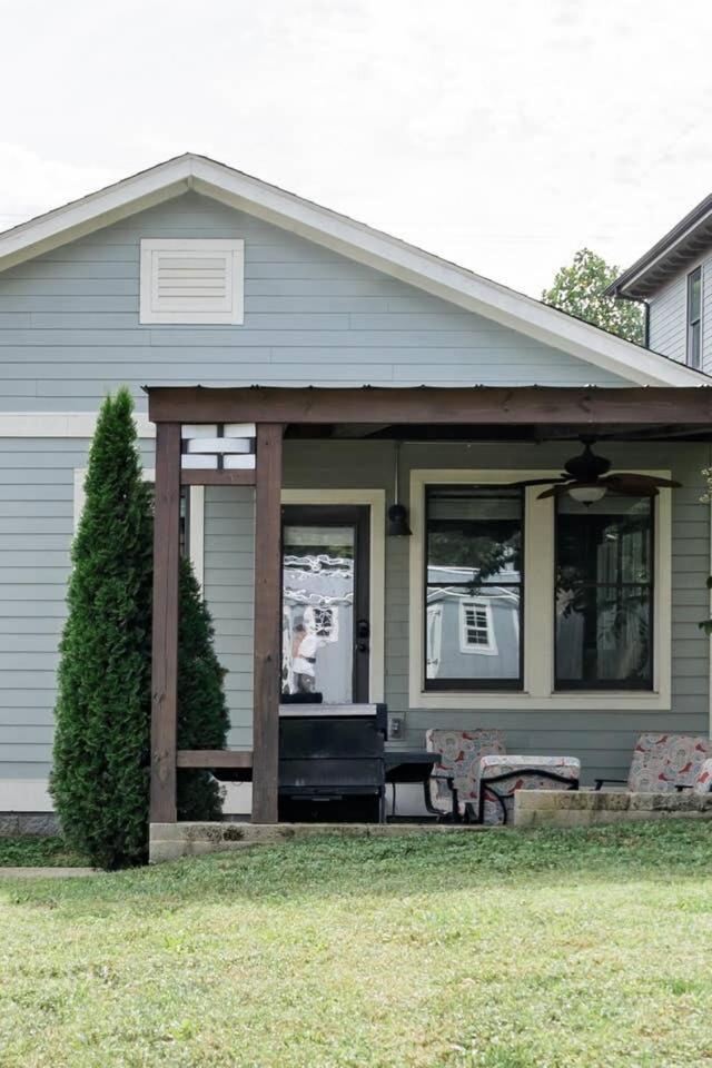 The Lenore - Walk To Titans! True Home, Big Yard! Holiday home Nashville