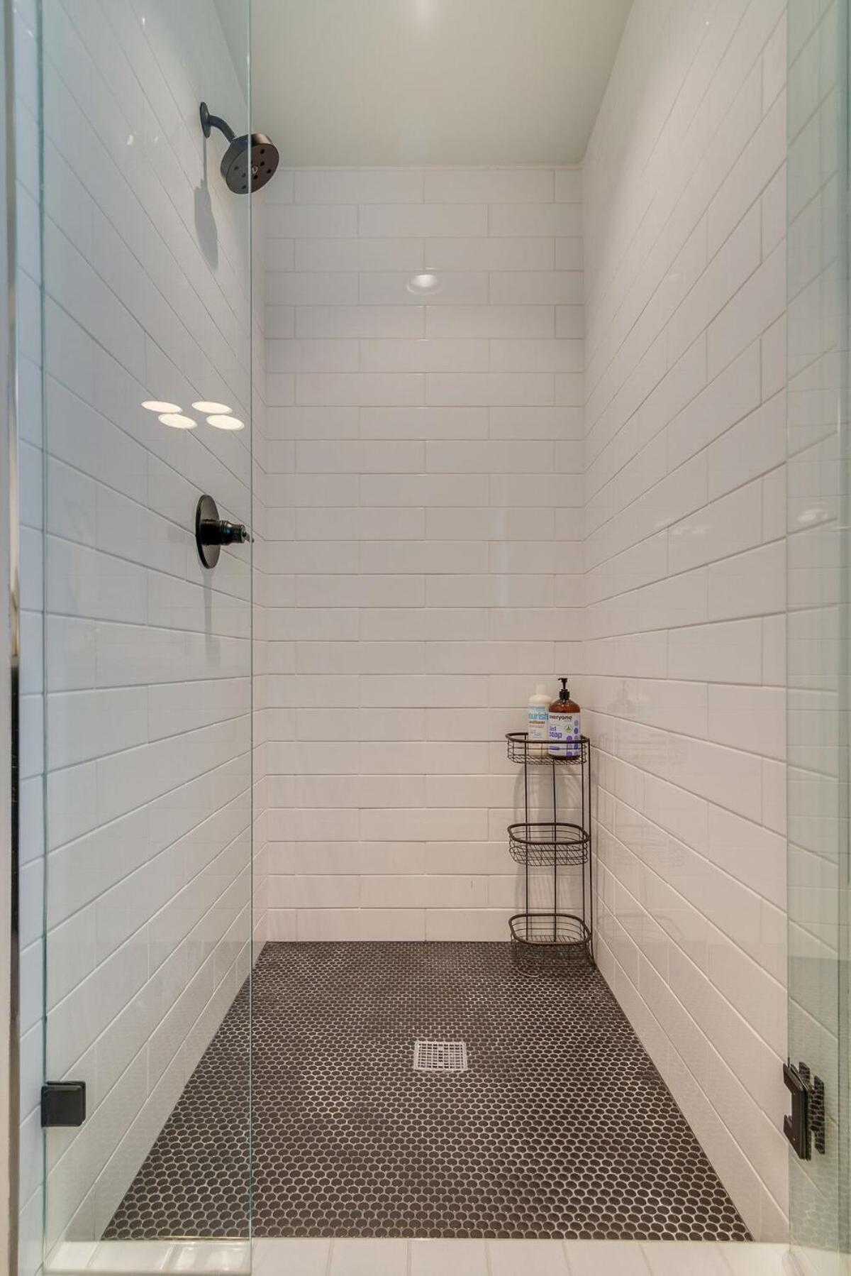 Holiday home Taylor Haus Ii - Rooftop Retreat Near Dt *