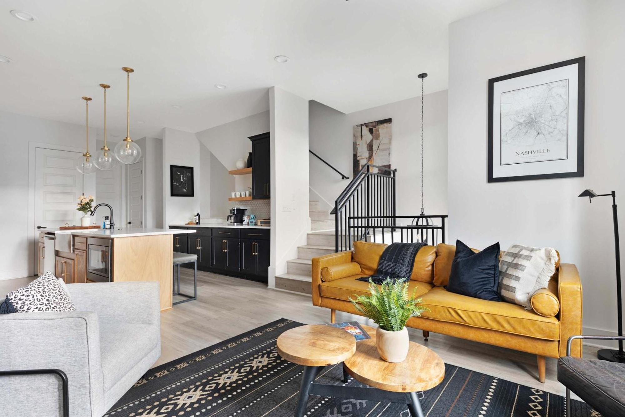 The Bluestem - Stylish Design, Rooftop With Firepit! Holiday home