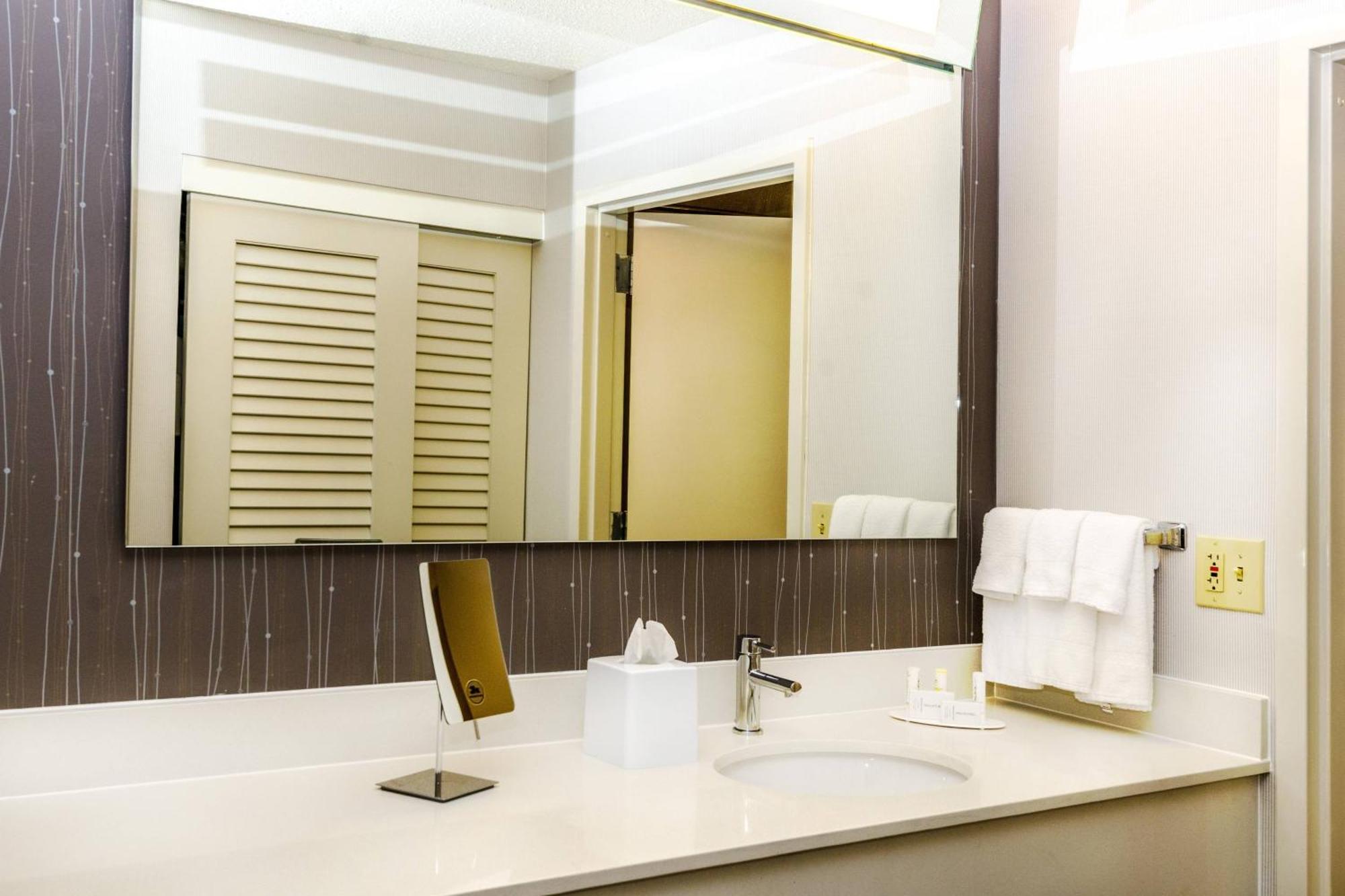 Courtyard By Marriott At Opryland Nashville