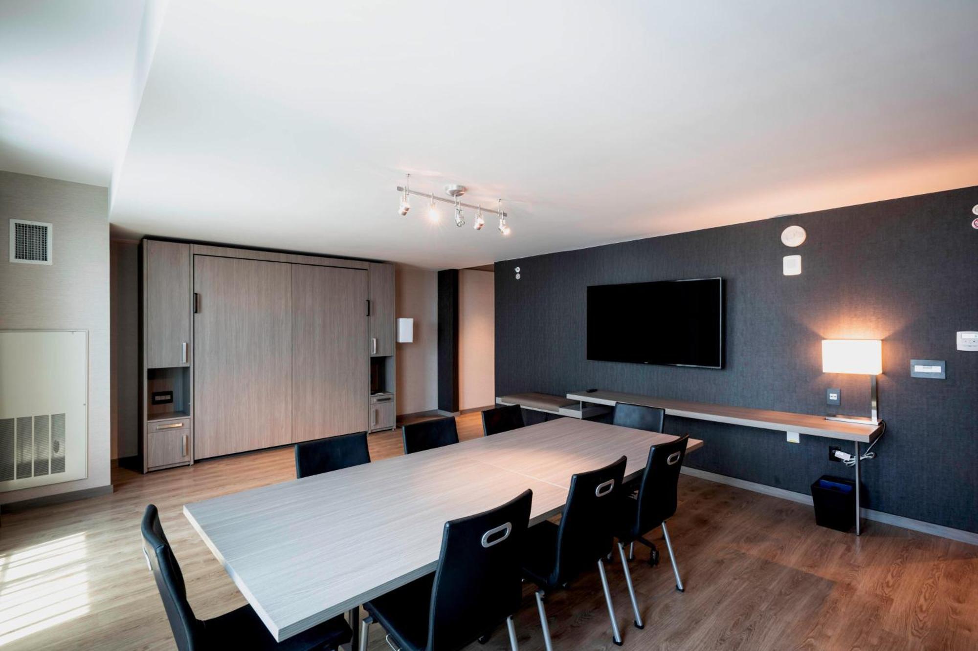 Ac Downtown Hotel 4*