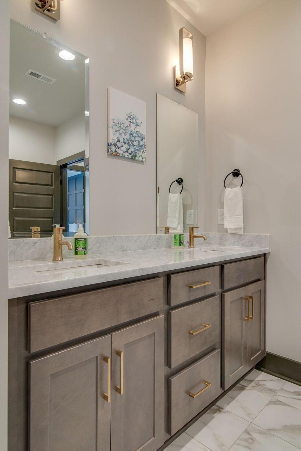 Retreat Into Luxury In East Nashville's Twin Homes * Nashville
