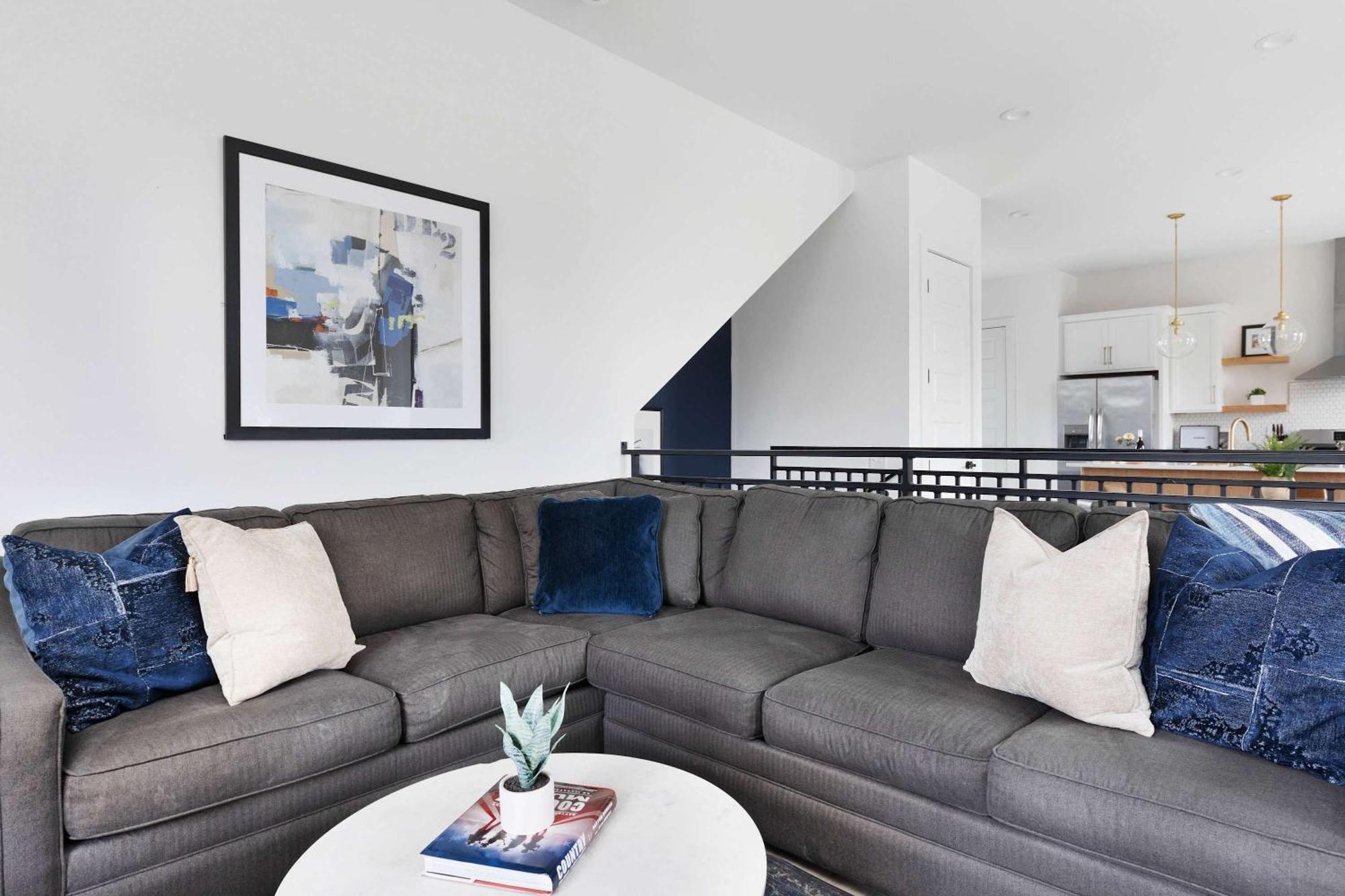 Holiday home The Iris - Rooftop Patio 2 Miles To Broadway *