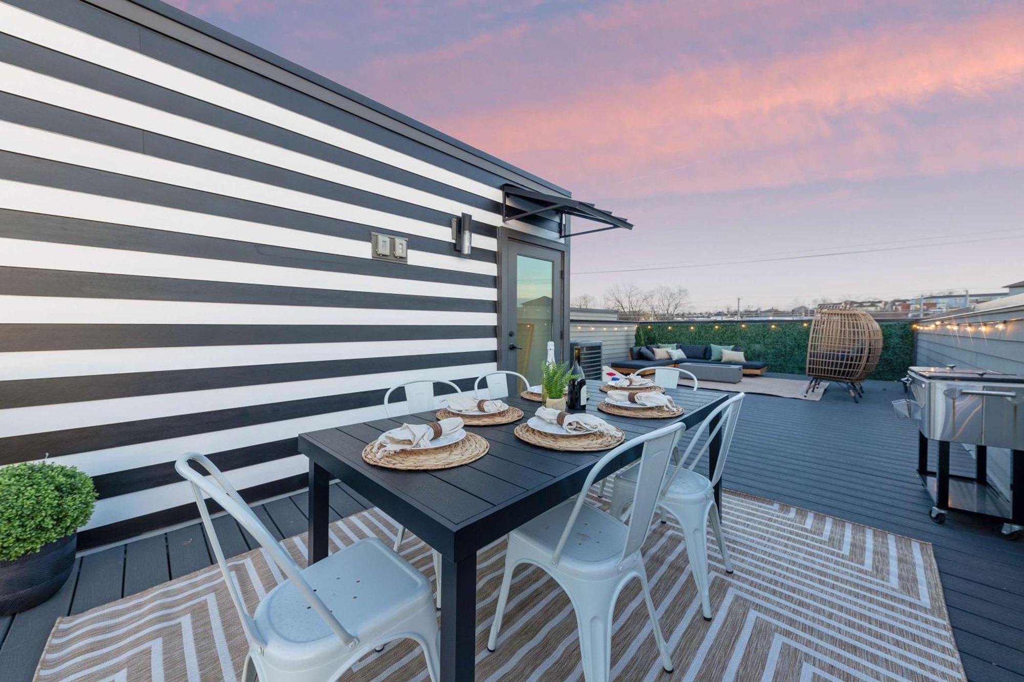 Holiday home The Aster - Rooftop Patio 2 Miles To Broadway *