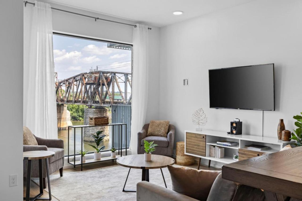 Apartment On The River - River Views Walk To Broadway *