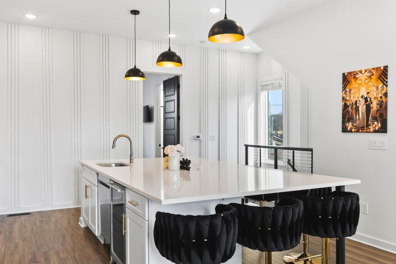 Holiday home Stunning With Rooftop Deck Walk To Restaurants Coffee And Brewery Nashville