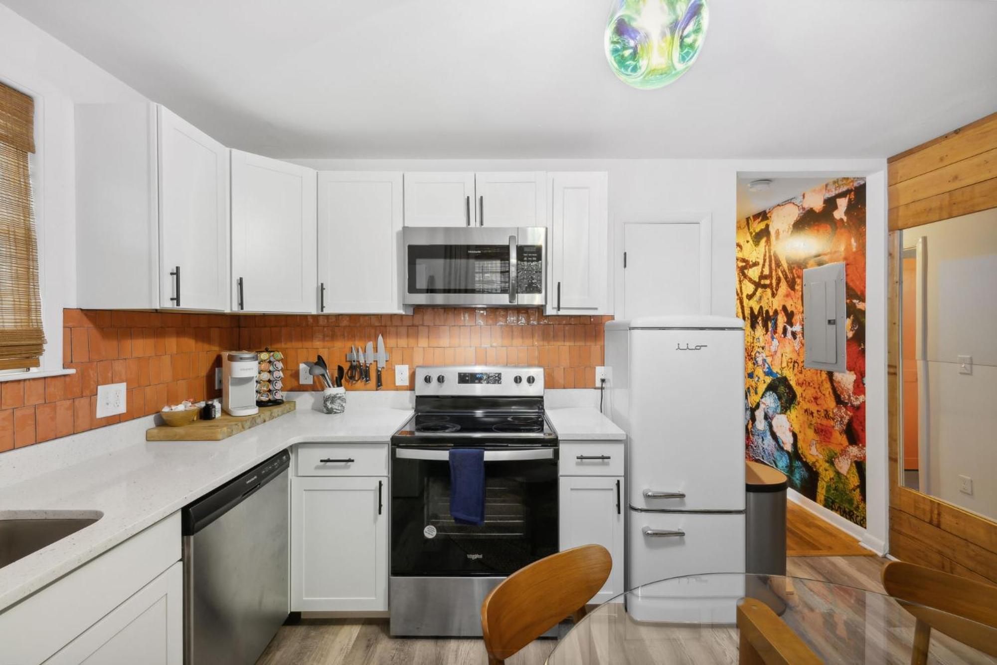 Apartment Vibey Units In Duplex #a & #b