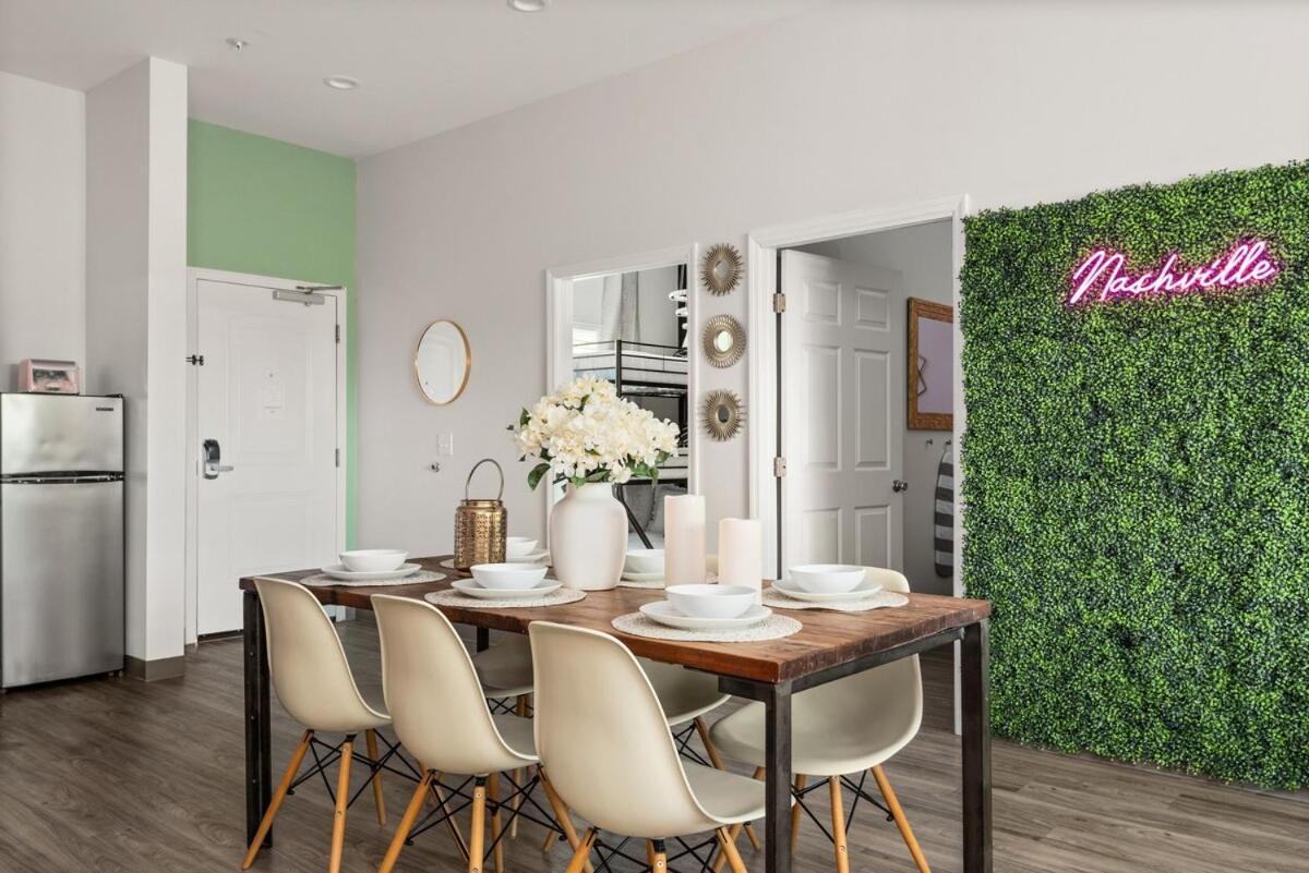 Apartment Unit 105 Stylish With Free Parking And Close To Downtown *
