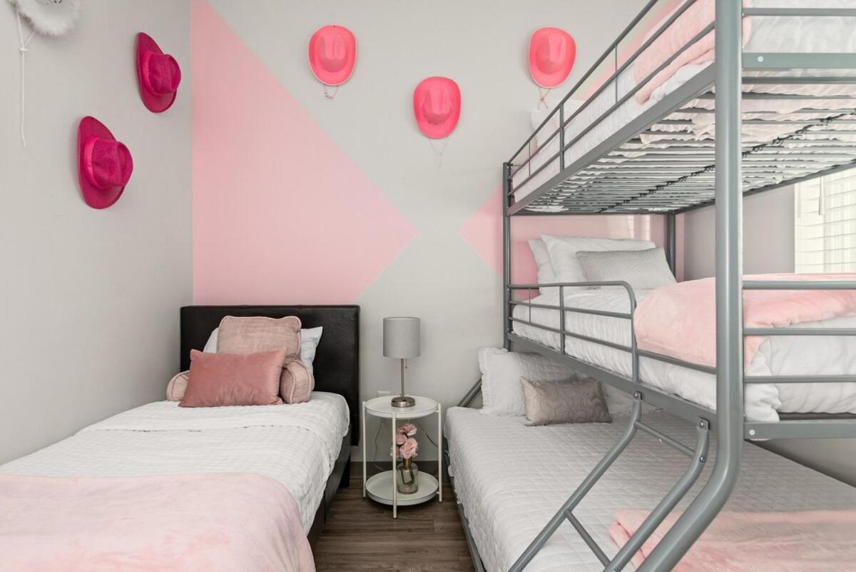 Unit 105 Stylish With Free Parking And Close To Downtown Nashville