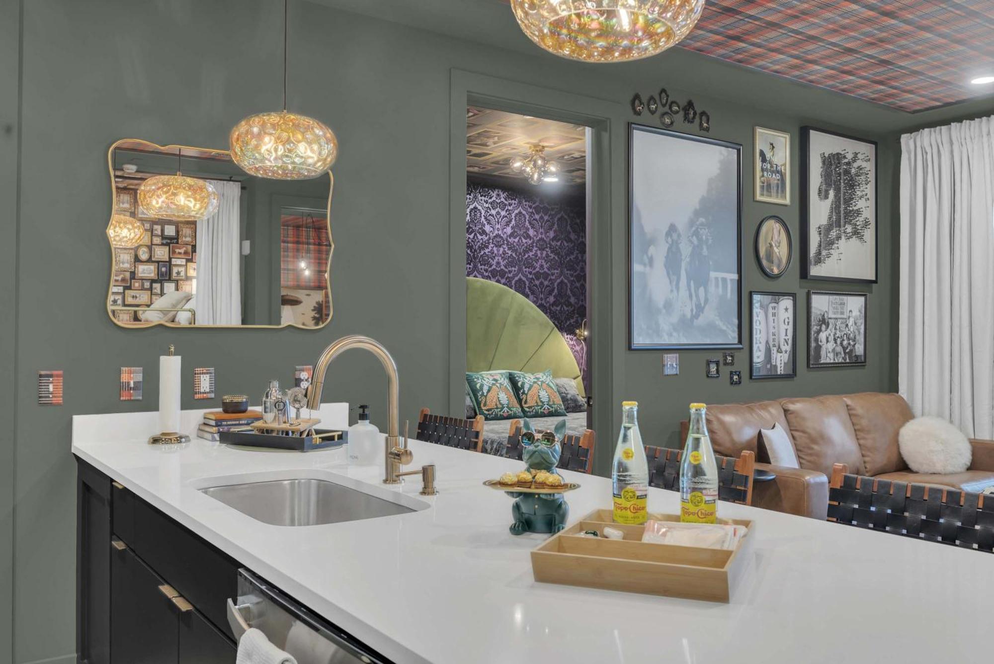 The Lounge Close To Broadway * Nashville