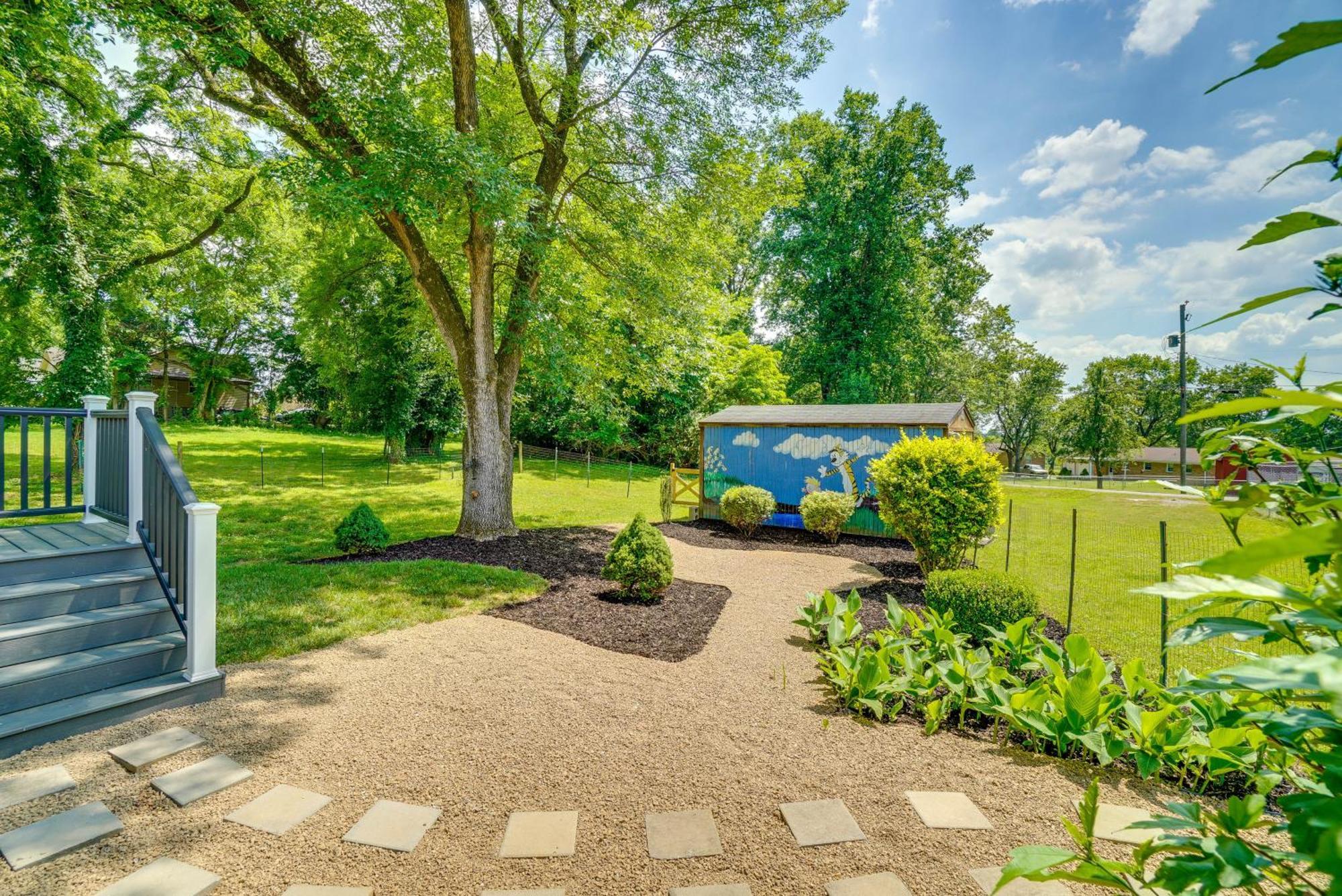 Quiet Old Hickory With Deck And Fire Pit!