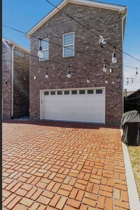 Downtown Luxury, Sleeps 6 At Downtown Holiday home *