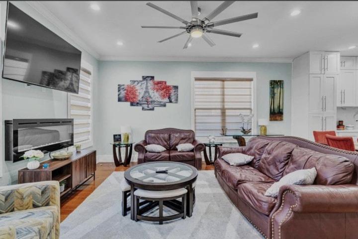 Downtown Luxury, Sleeps 6 At Downtown * Nashville
