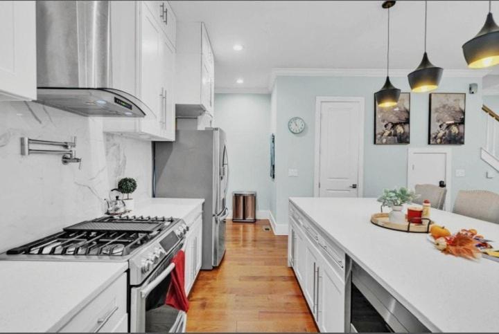 Downtown Luxury, Sleeps 6 At Downtown Nashville