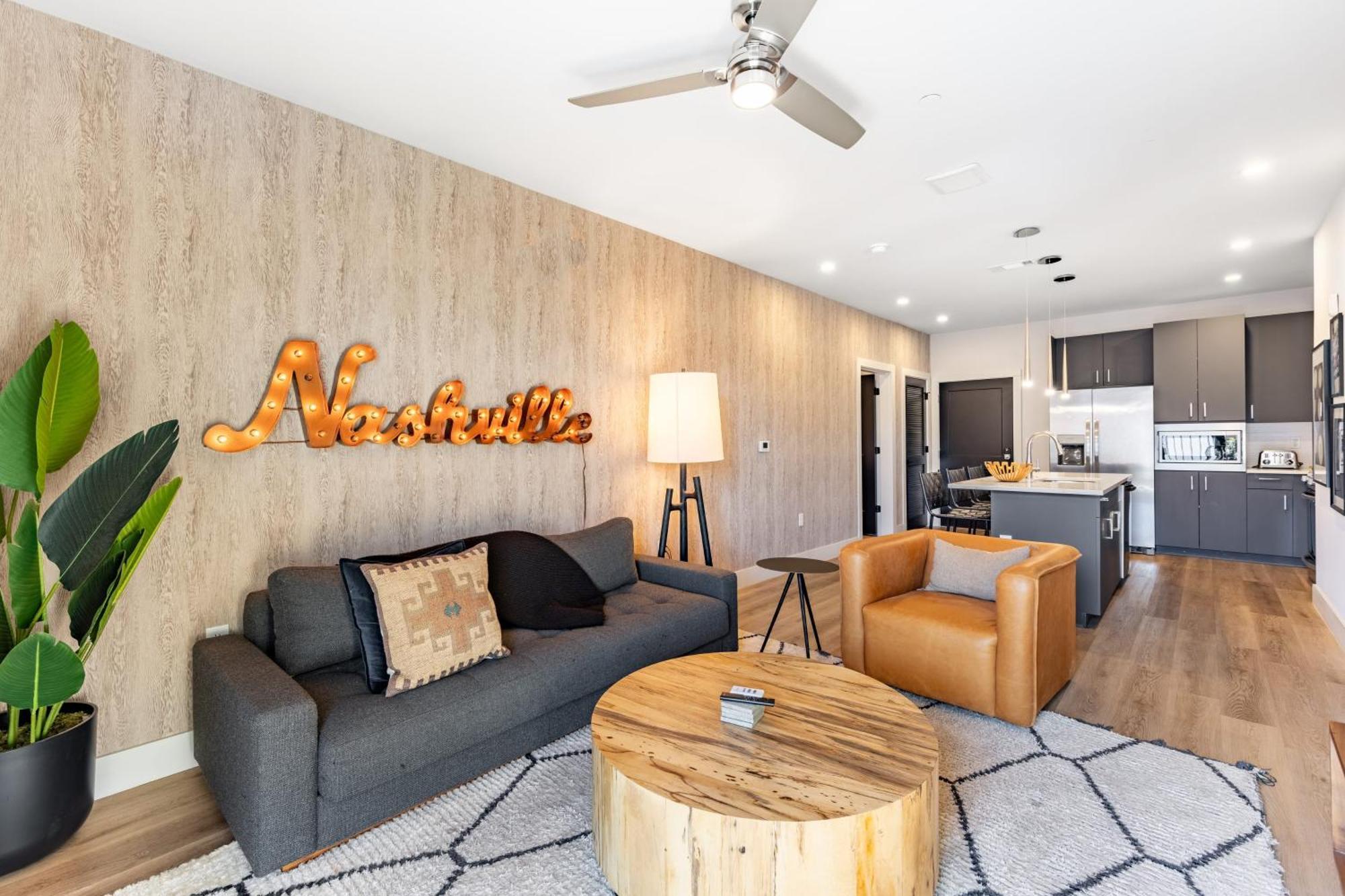 Prime Walkable Midtown Location Pool Gym Outlaws Den By Avantstay * Nashville