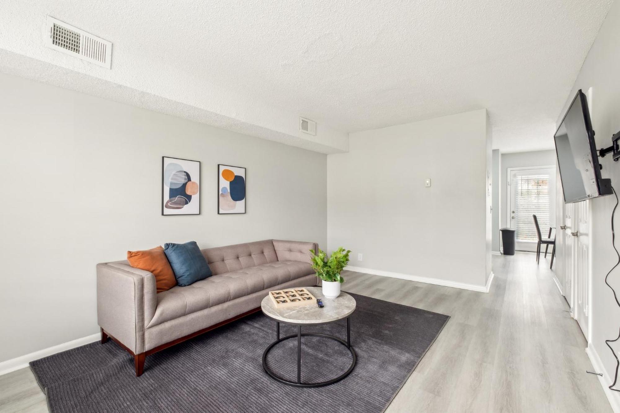Brentwood U5 I Cozy & Comfy I 2bd I Free Parking