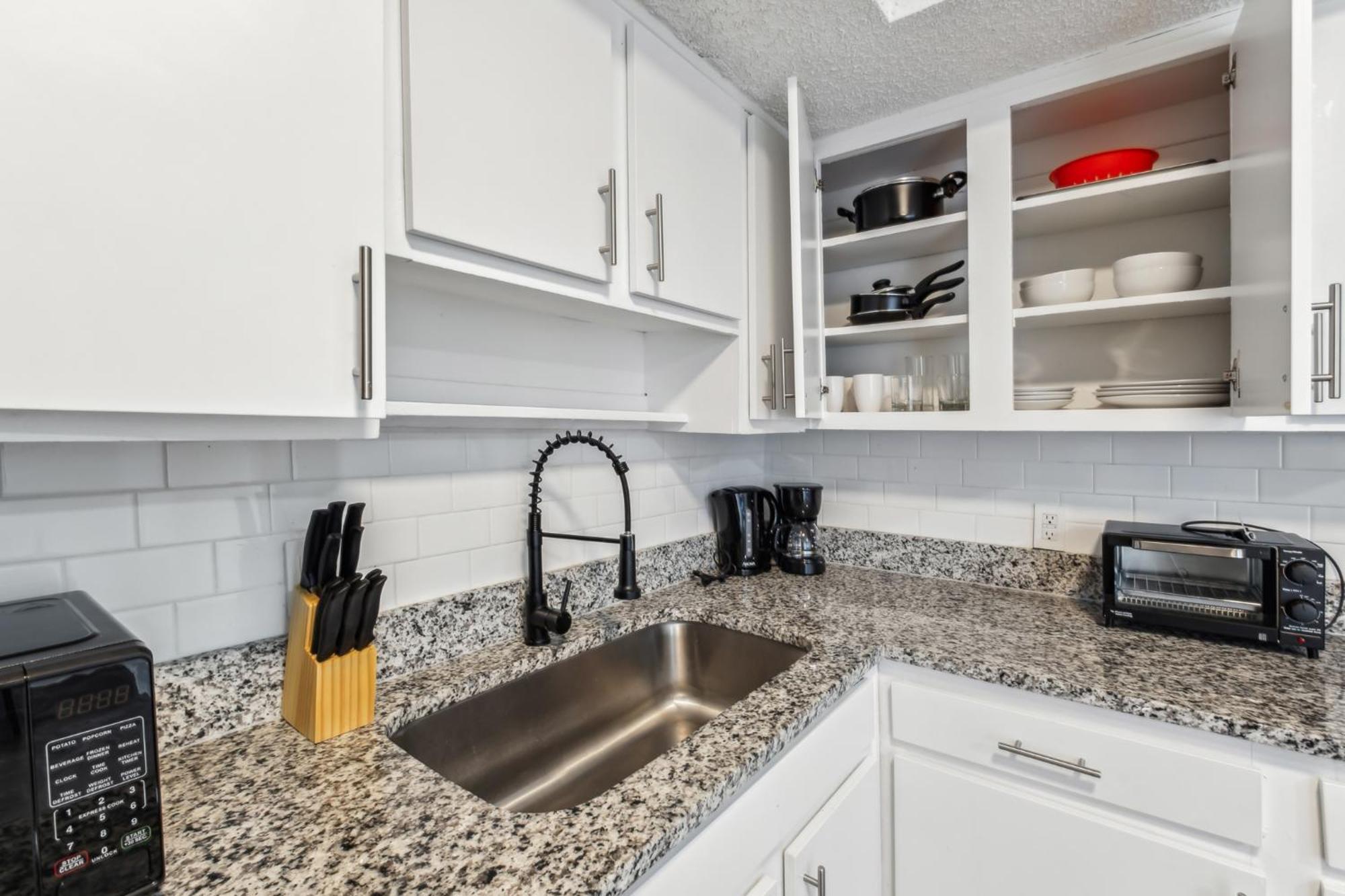 Apartment Brentwood S I Cozy & Comfy I 2bd 15 Bth
