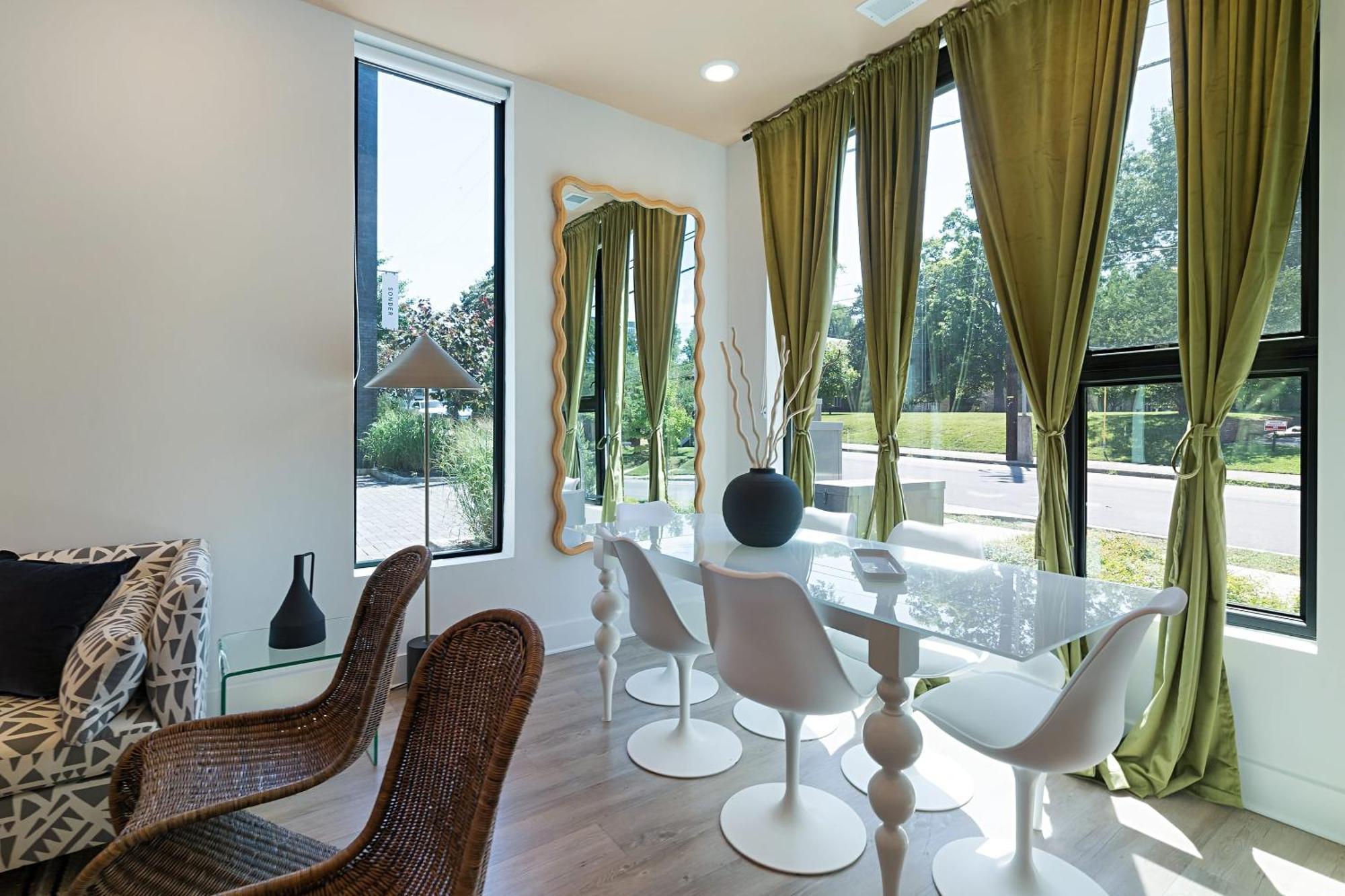 The Grove By Avantstay Apartment