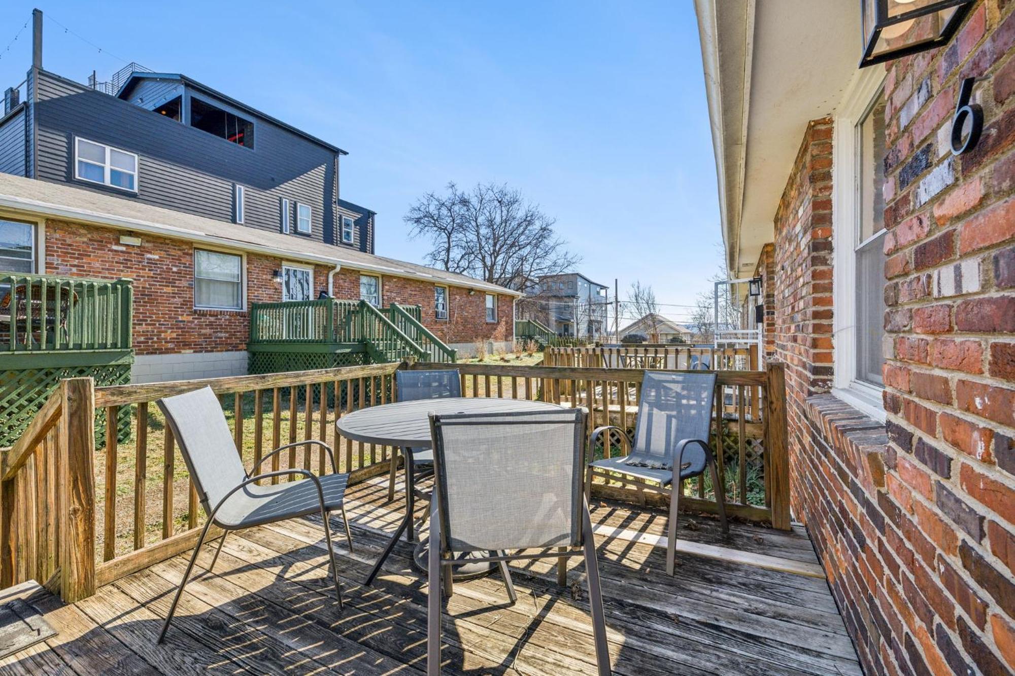 Sunny Delight Apartment