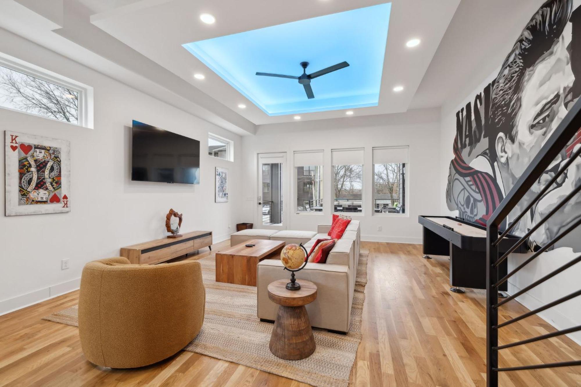 Holiday home Upscale Multi-level Rooftop & Game Fun *