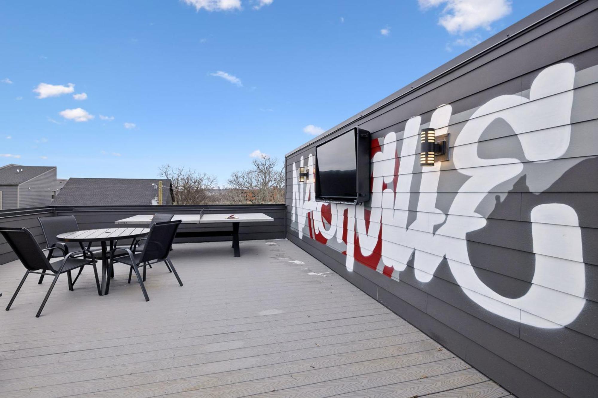 Stylish Multi-level Retreat Rooftop & Pool Table Nashville