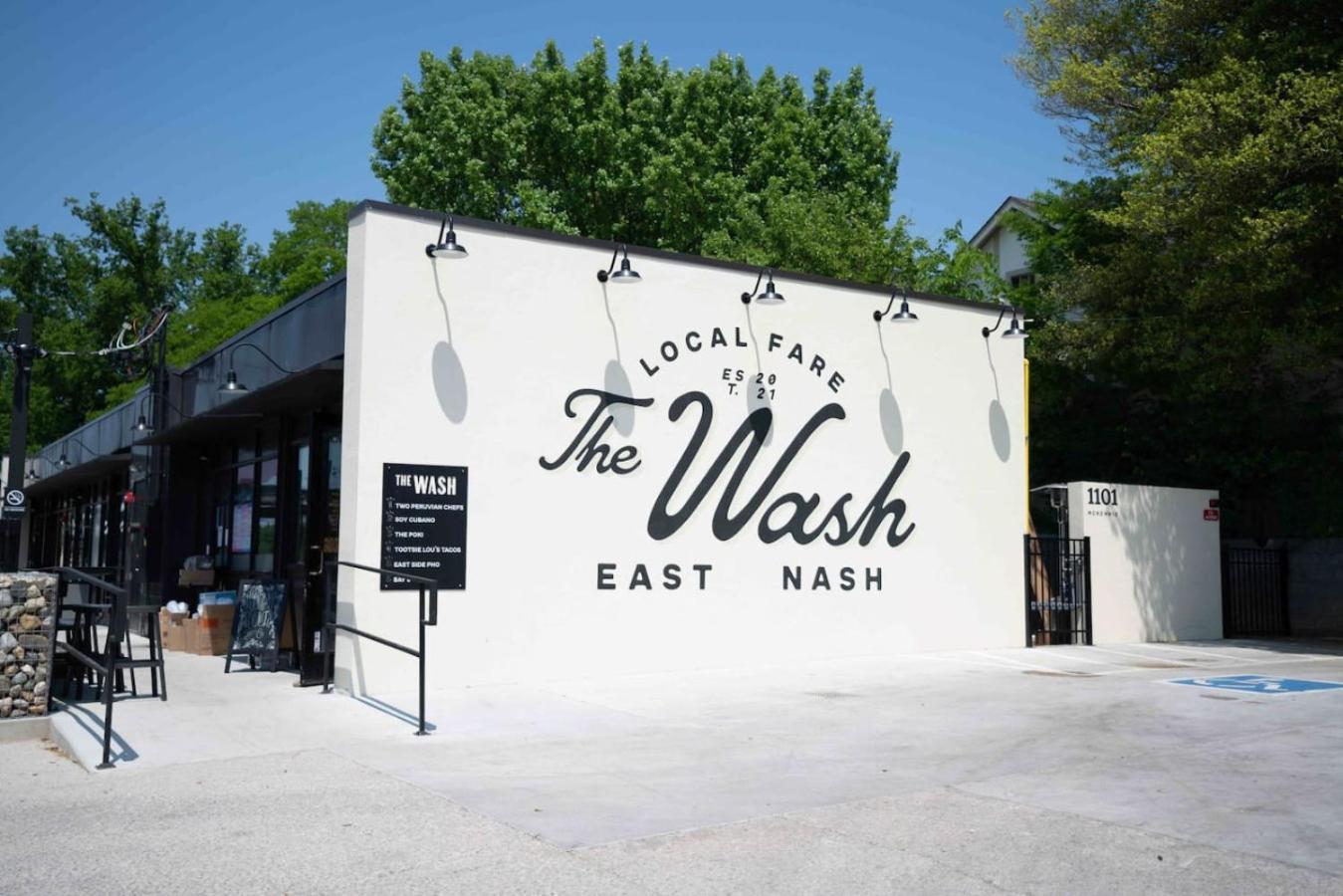 Fun And Fabulous - Walk To Bars, Coffee And Restaurants Holiday home *