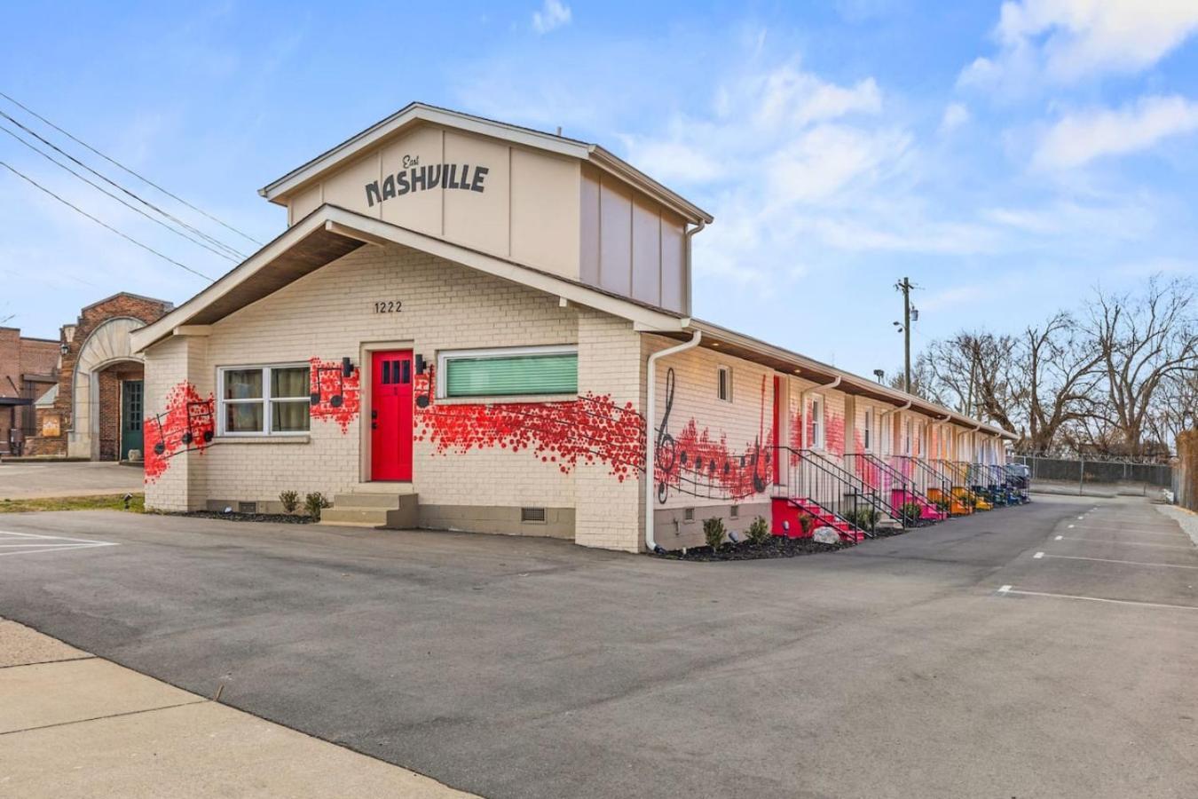 Fun And Fabulous - Walk To Bars, Coffee And Restaurants Holiday home Nashville