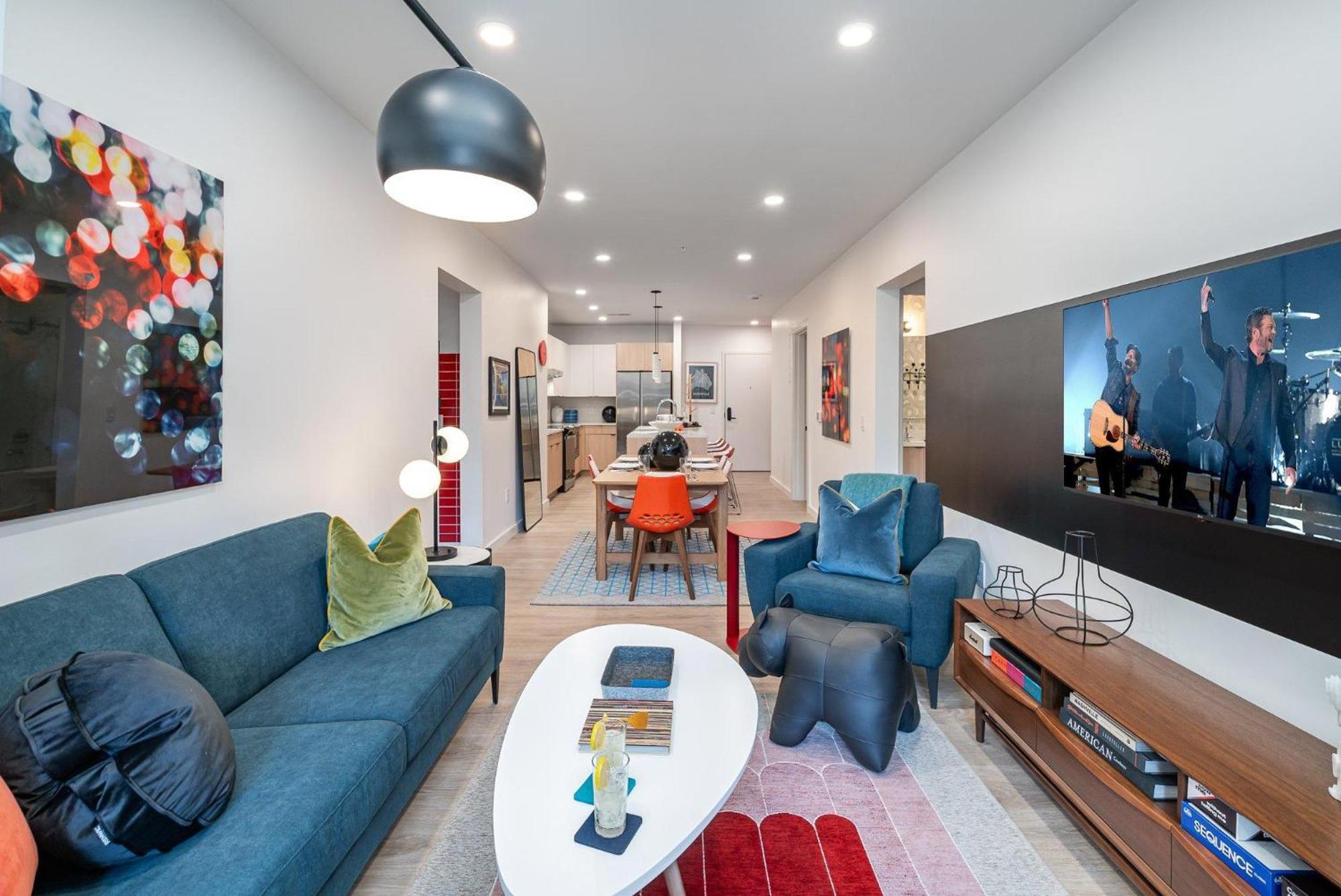 Hyve-retro Modern-full Gym-walk To Broadway Holiday home