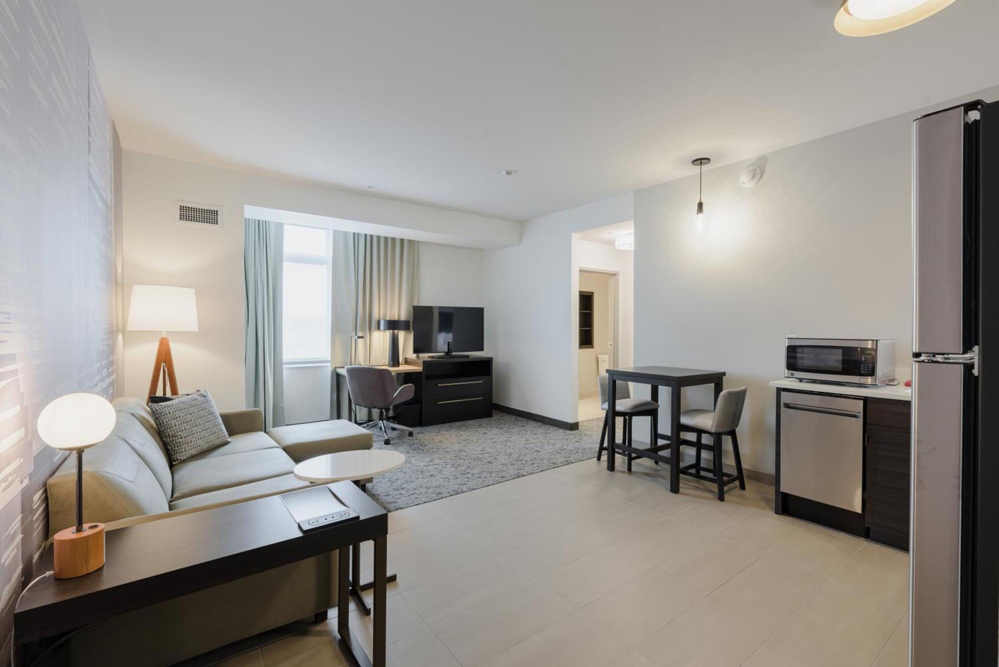 Hotel By Marriott Metro Center Nashville