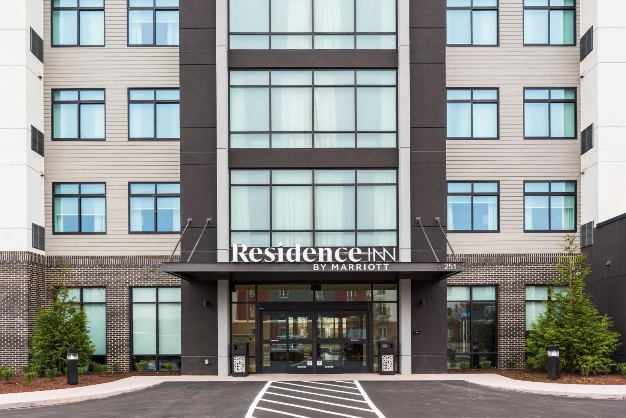 By Marriott Metro Center Hotel Nashville