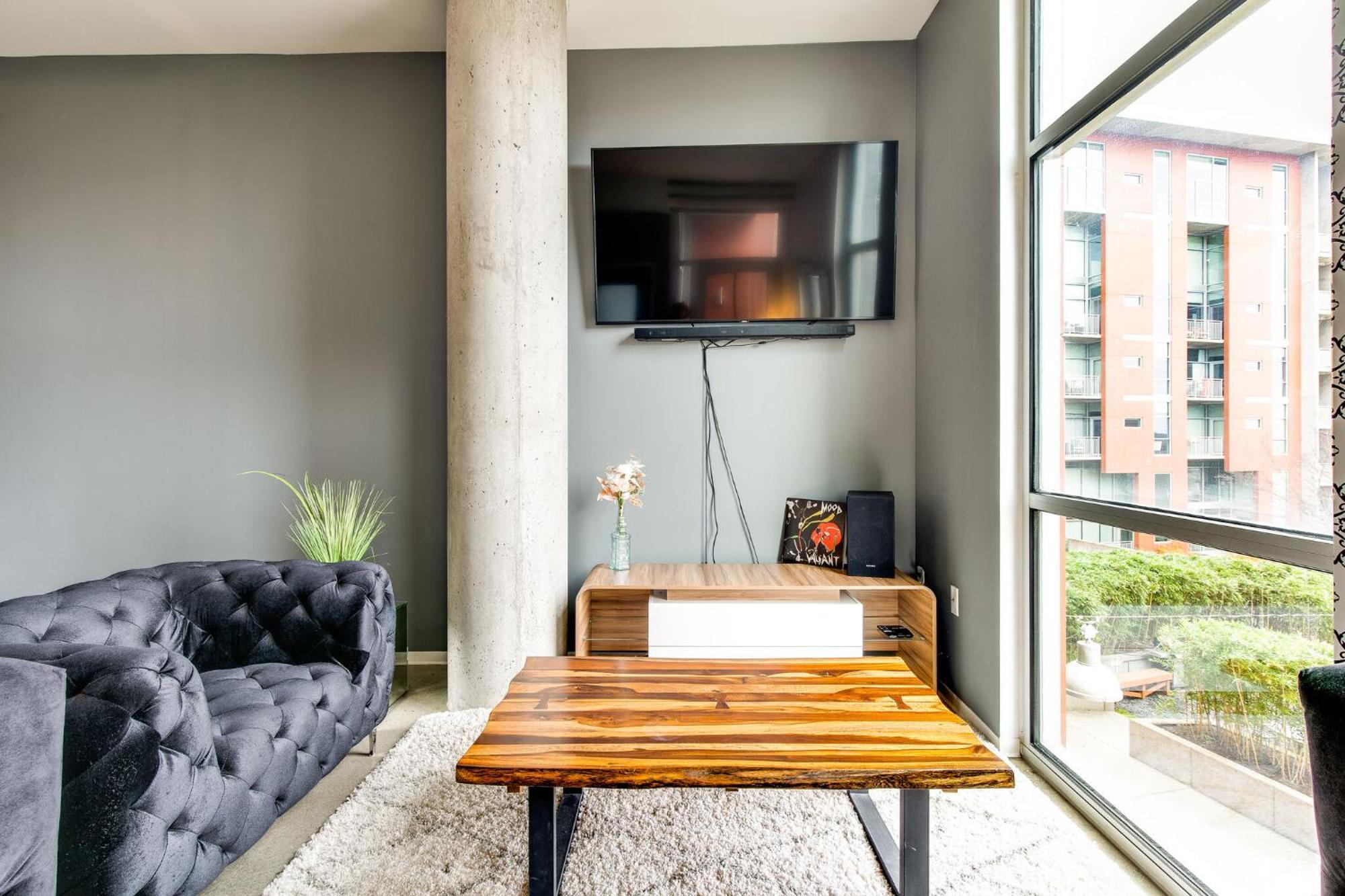 5m217 Longterm Just Across The River From Downtown